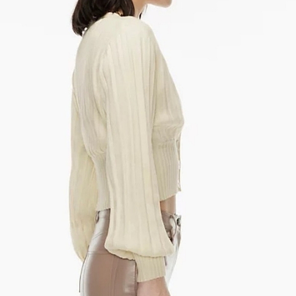 Aritzia WILFRED Plunge Front Cardigan - Picture 2 of 10